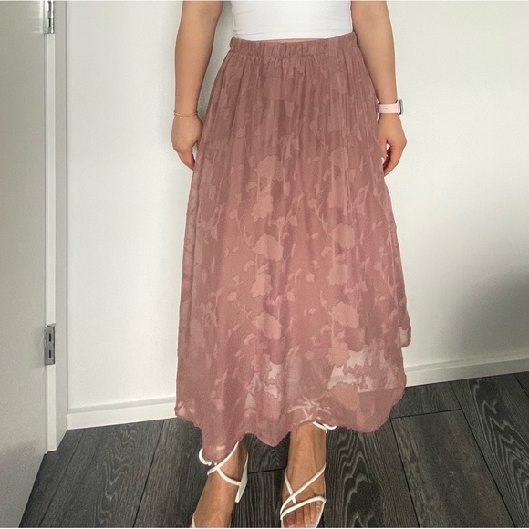 Pink flowy skirt - Picture 2 of 9